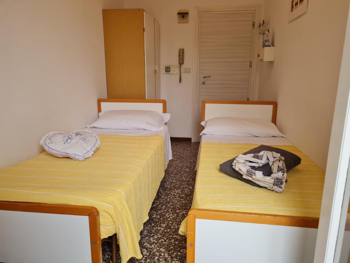 Hotel Marconi Miramare Rimini Dış mekan fotoğraf