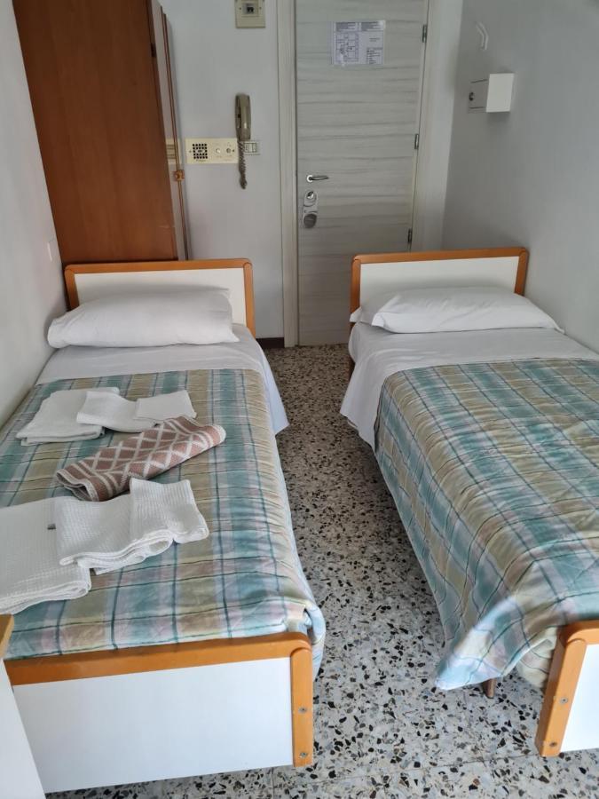 Hotel Marconi Miramare Rimini Dış mekan fotoğraf