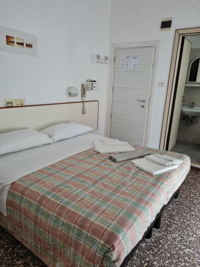 Hotel Marconi Miramare Rimini Dış mekan fotoğraf